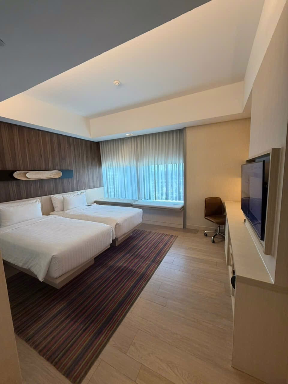 Japanese Escort Culture In Singapore 3 Singapore Hotel Room Night Calm Private Environment